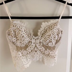 Elegant Lace Bralette in Cream/White